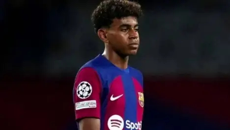 丁丁红牌告别旧主，曼城2比0锁定胜局，那不勒斯前景堪忧